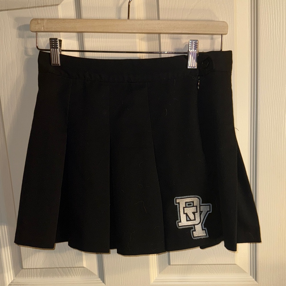H&M Black Mini Skirt with Emblem